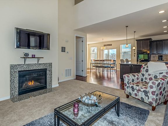 Open living room, new carpet