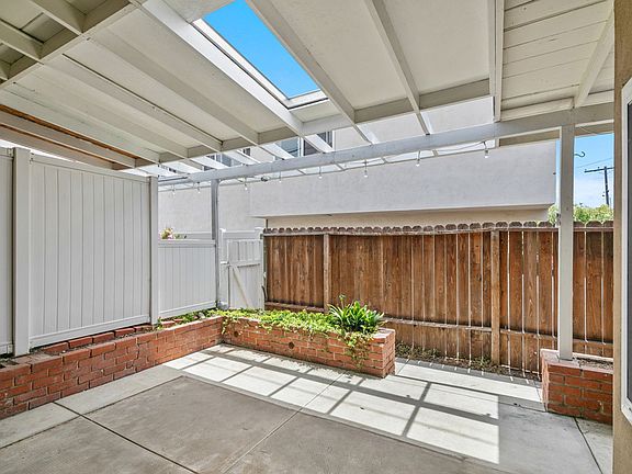 5th image of 310 Avenue Cabrillo #B-292