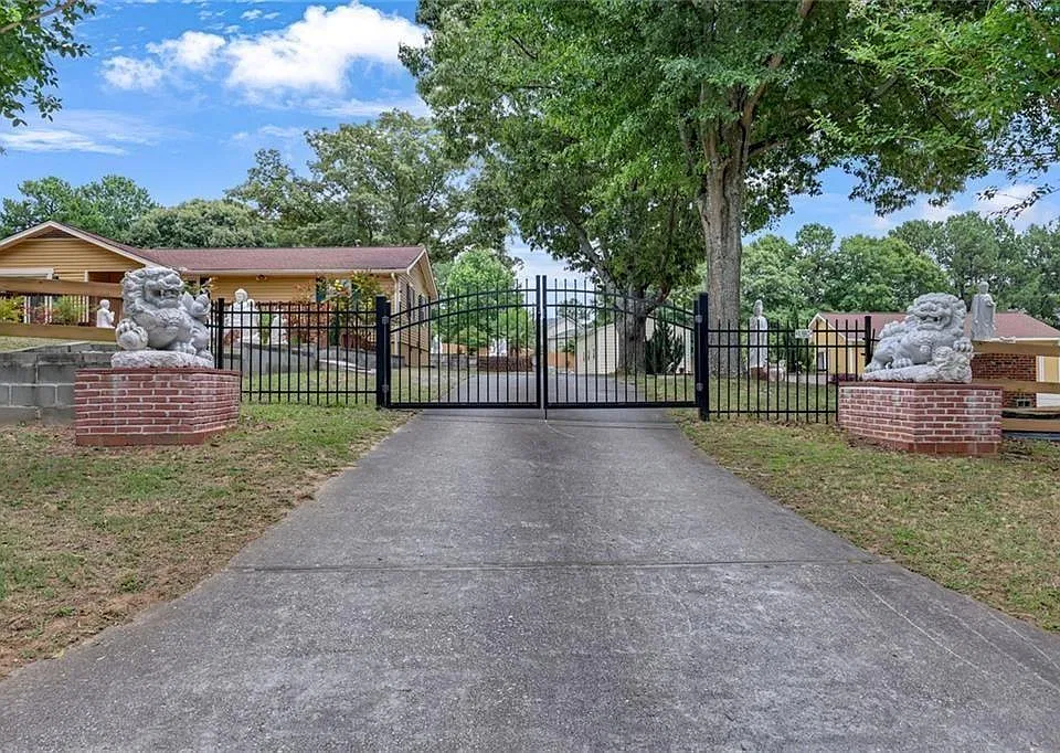 1242 Cooper Rd
