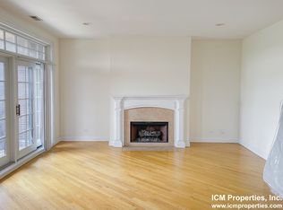 2925 N Southport Ave Ste 4, Chicago, IL 60657