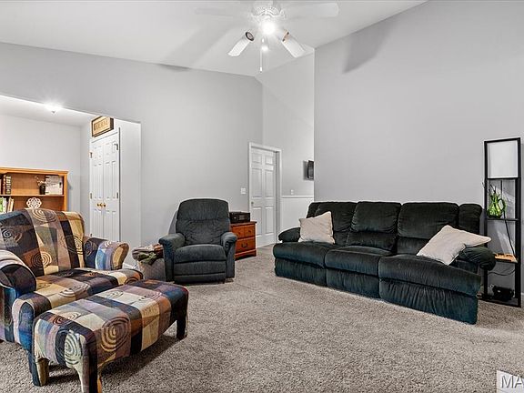 4th image of 1053 Wrigley Cir