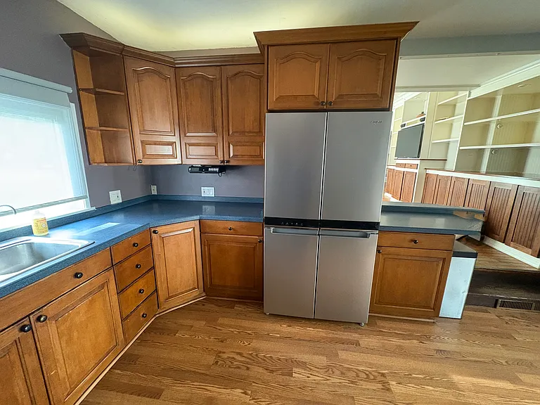 919 Richmond Rd — Photo 4