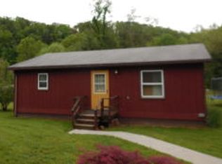 114 Independence Ave, Alderson, WV 24910