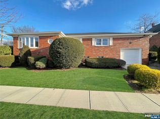 92 Rose St, Wood Ridge, NJ 07075