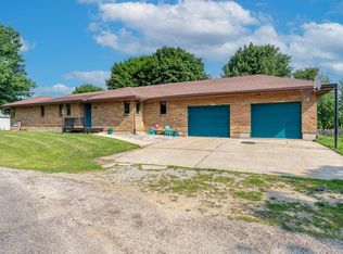 525 W Ridge St, Lanark, IL 61046