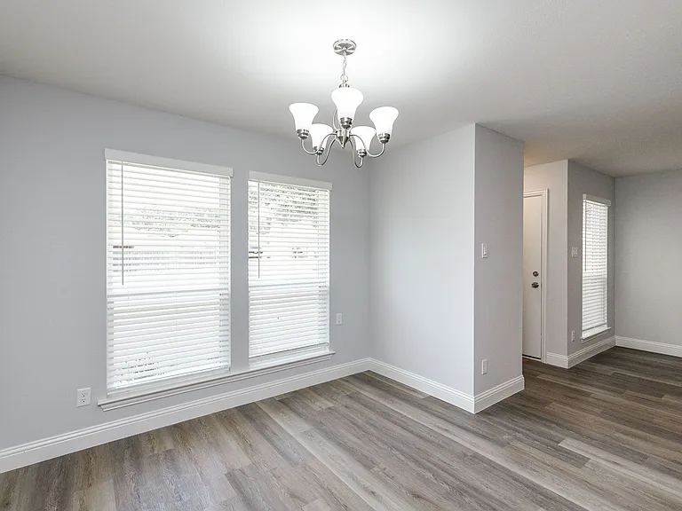 2501 Windy Pine Ln — Photo 9