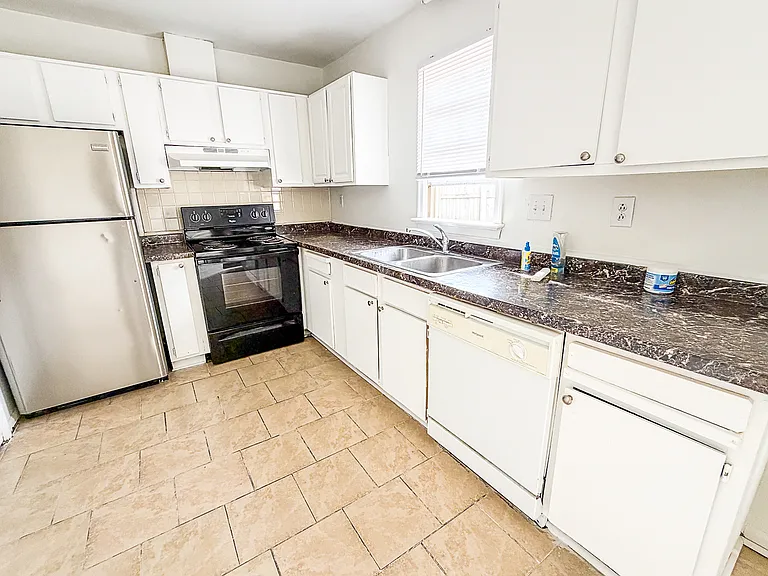 1038 Wickford Ct #1 — Photo 5