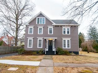 64 Home St, Metuchen, NJ
