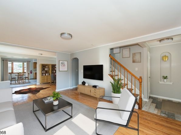 3 Vivian Ct
