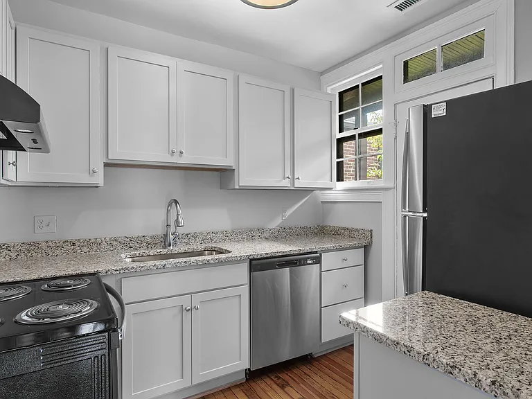 210 N Stafford Ave #21 — Photo 20