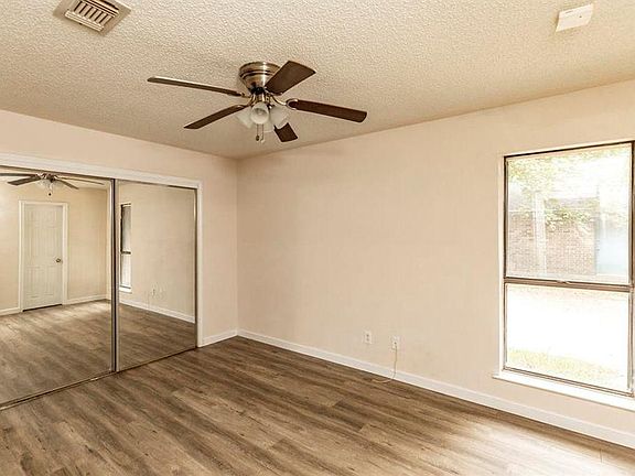 5th image of 9760 Landis Dr