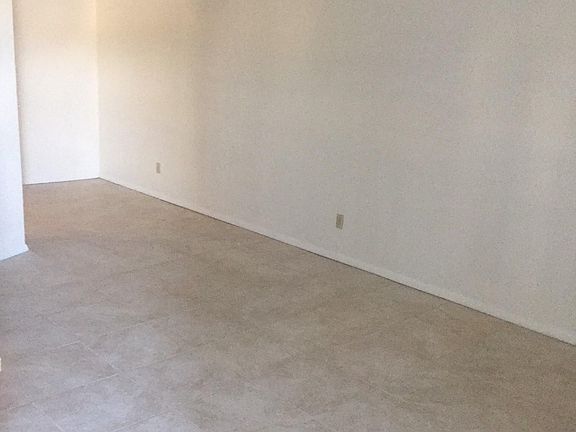 4th image of 3789 Carlyle Dr