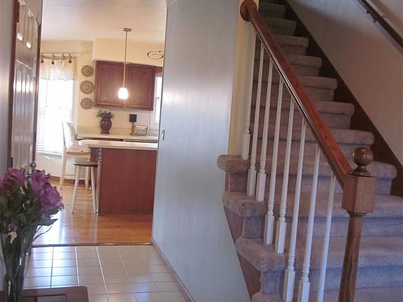4th image of 810 W Oakview Dr