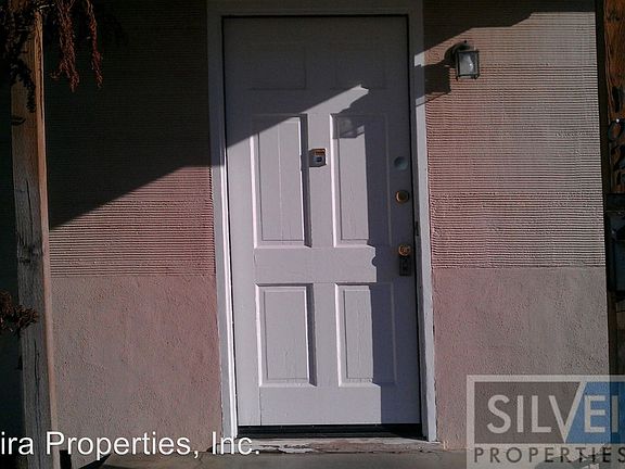 2nd image of 1025 W Chapel St