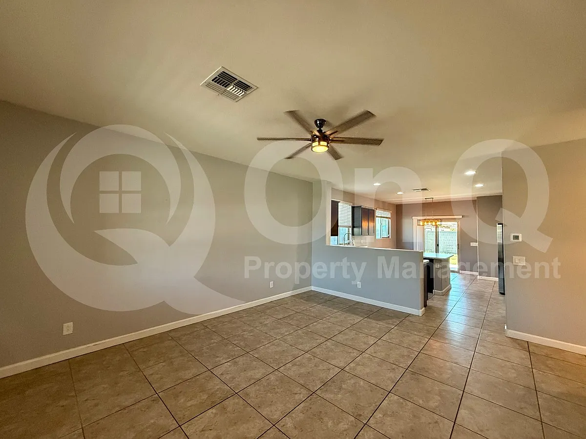 3 bed, 2.0 bath, 1460 sqft, $1,825 — Photo 4