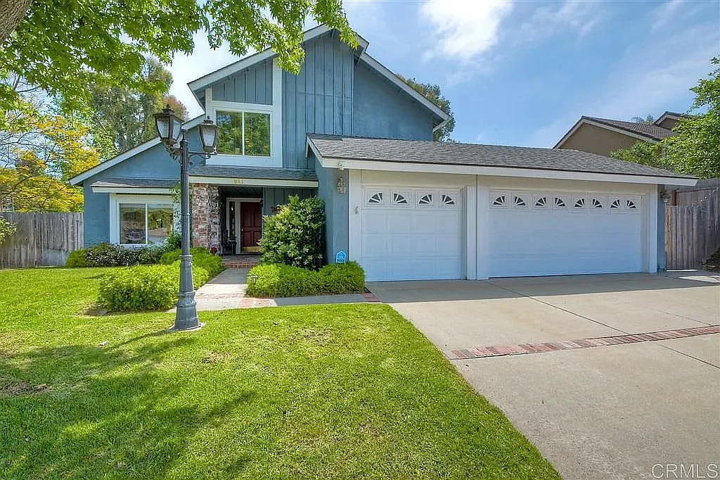 911 Candlelite Dr — Photo 1