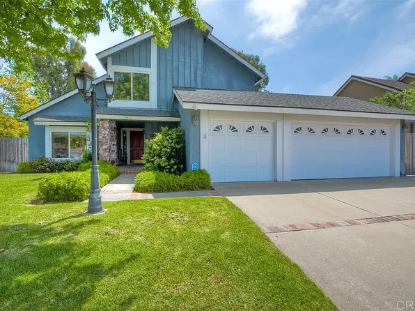 911 Candlelite Dr, San Marcos, CA 92069