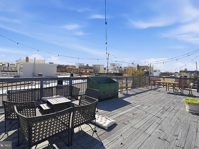 116 W Clement St — Photo 29