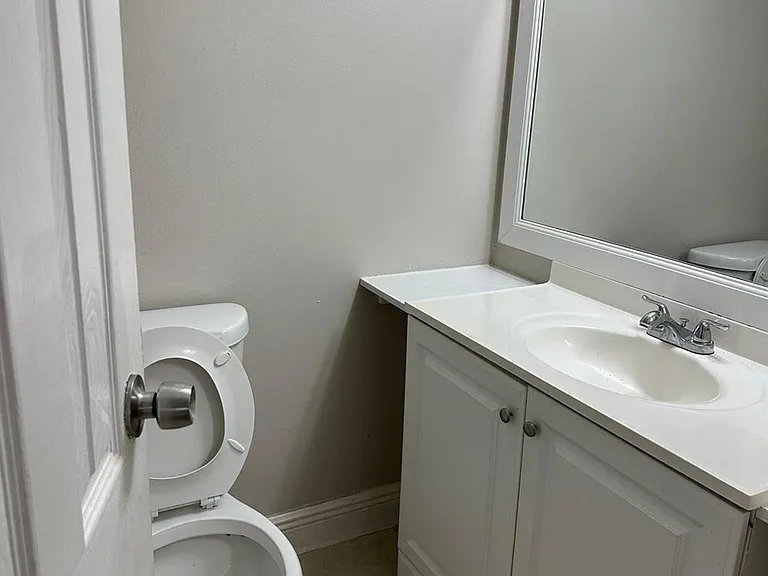 4324 NW 9th Ave #6-2D — Photo 9