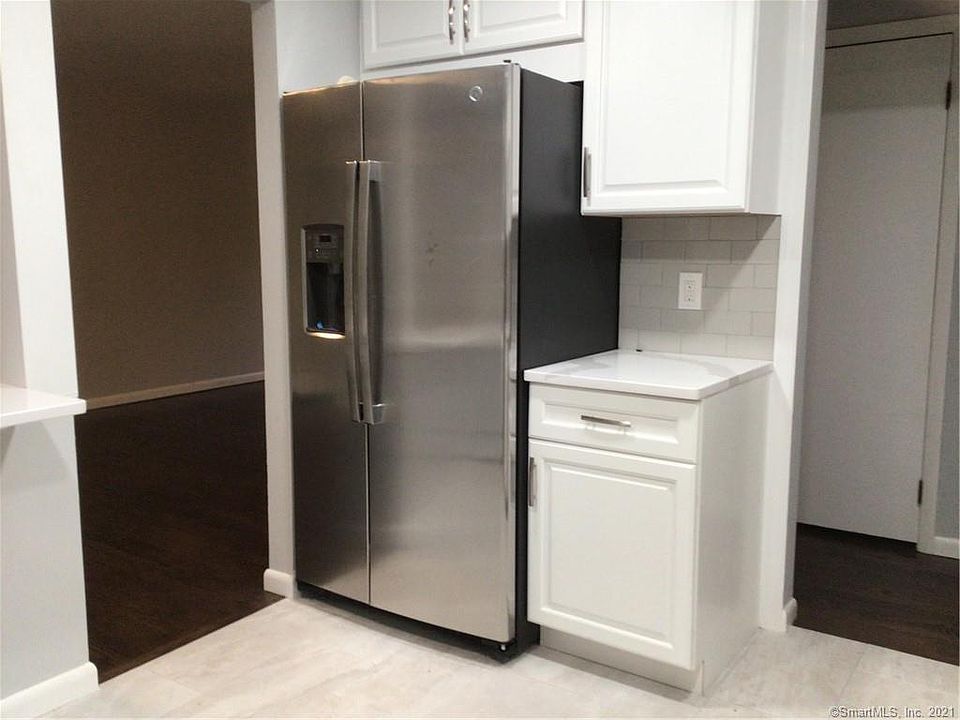 2nd image of 80 Elaine Dr