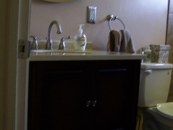 Guest bath 1