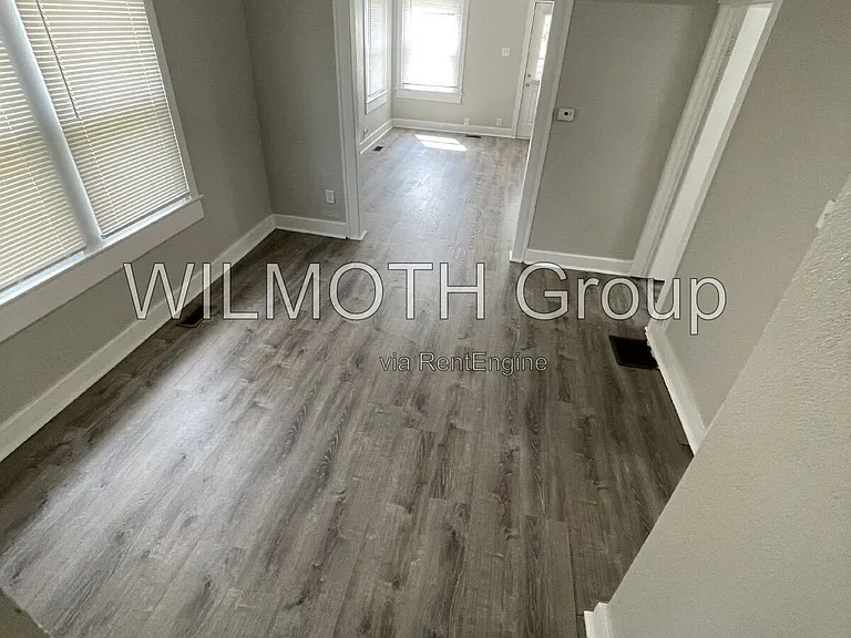 2733 N Lasalle St — Photo 5