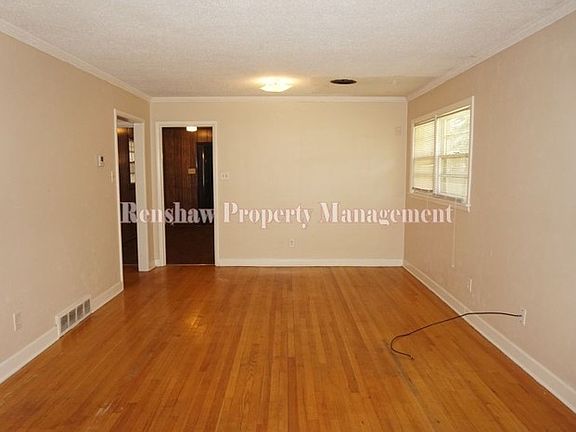3rd image of 308 Parkdale Dr