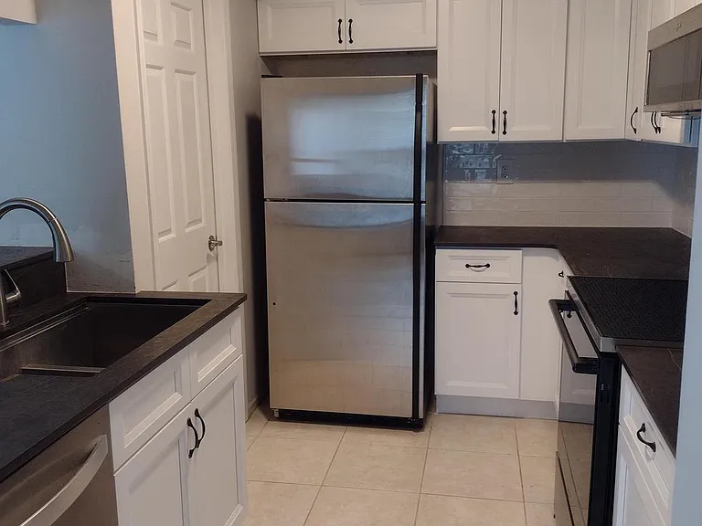83 Avon Ln — Photo 11
