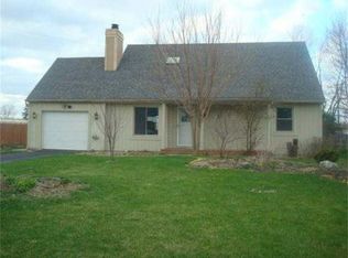 1040 E Elm Tree Rd, Rossford, OH 43460