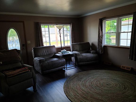 2nd image of 4417 Brooker St