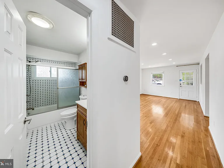 7411 Tillman Dr — Photo 29