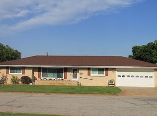 319 1st St, Downs, KS 67437