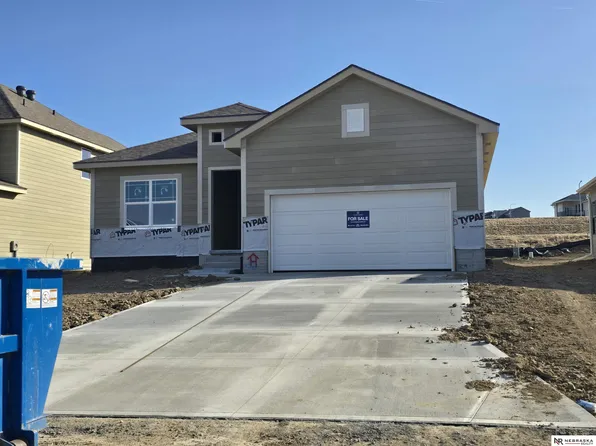 16105 Isabella St, Bennington, NE 68007