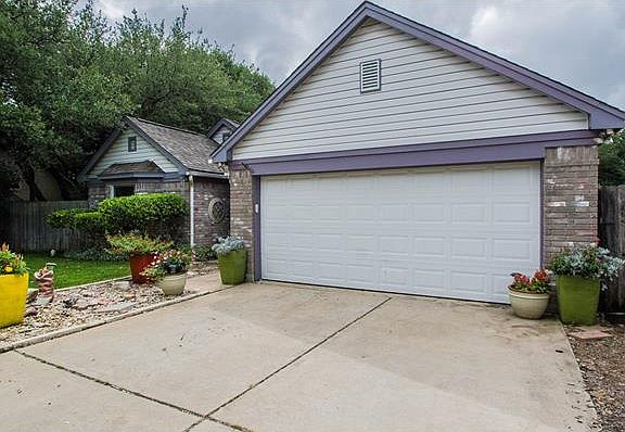 2nd image of 1100 Elmwood Trl