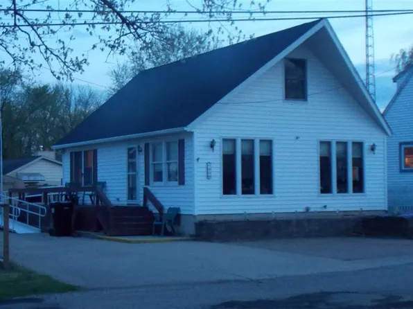 338 Oakwood Ave, Clarklake, MI 49234