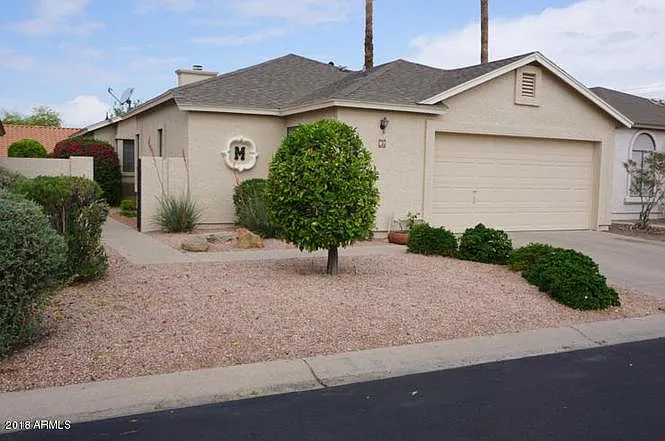 2 bed, 4498 sqft, $2,700 — Photo 4