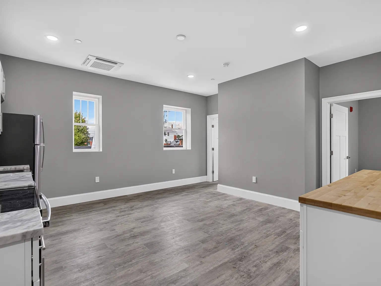 2 bed, $1,995 — Photo 2