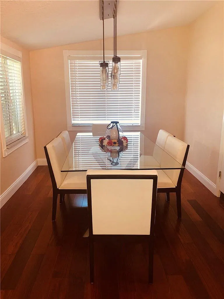 2 bed, 2.0 bath, 1188 sqft, $3,800 — Photo 3