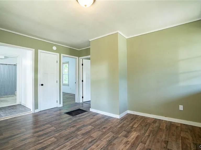 43 W State St #1 — Photo 4