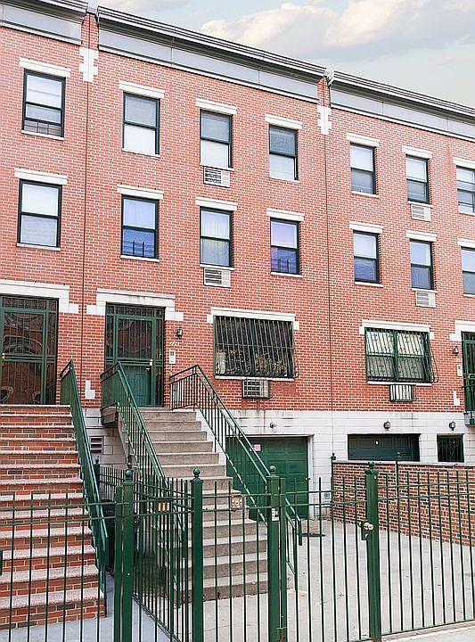 1st image of 226 E 112th St