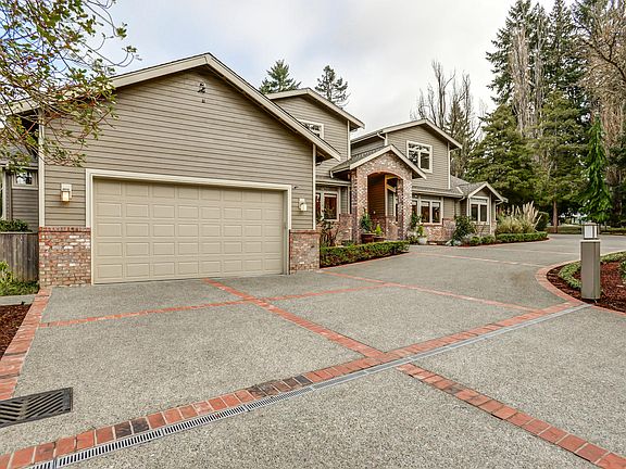 3rd image of 2205 78th Ave NE