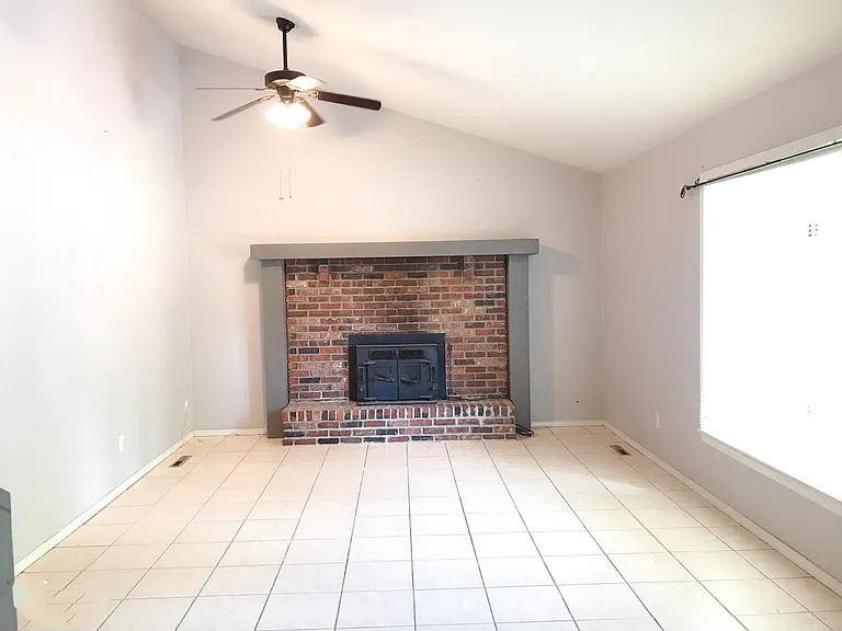 4521 S Ridgecrest Dr — Photo 2