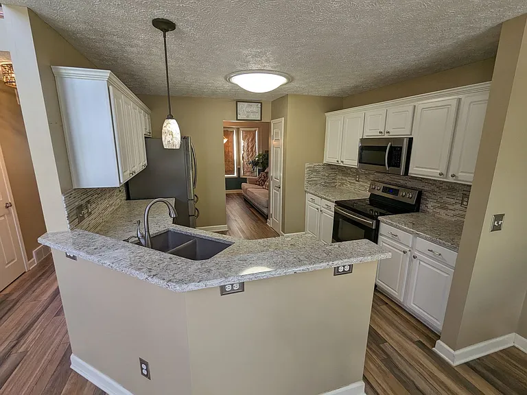 1457 Hollow Wood Ln — Photo 6