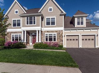 4 Winged Foot Blvd, Bloomfield, CT 06002