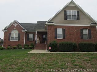 3904 Hunting Path Dr, Hope Mills, NC 28348