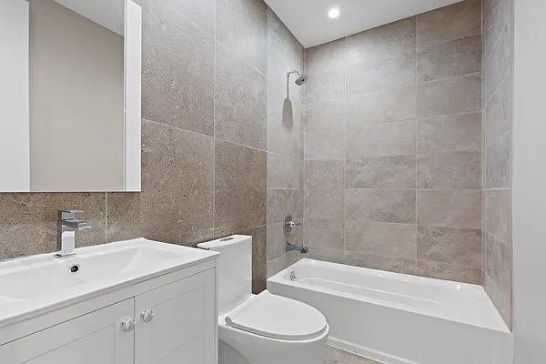 Rented by Nest Seekers International | media 8