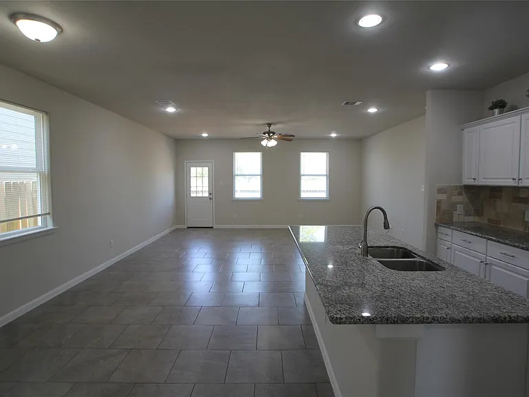 13911 Aldaco Dr — Photo 2