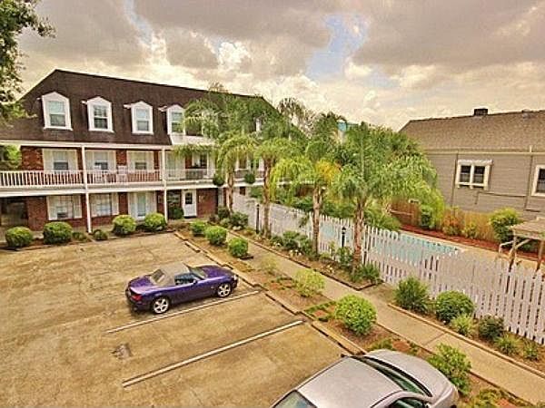1st image of 818 Moss St APT 309