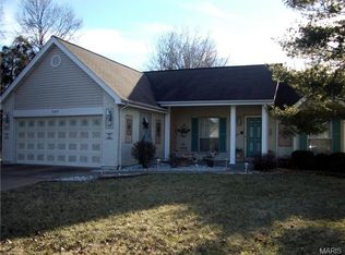 909 Shandra Dr, Ballwin, MO 63021