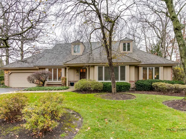 51 Canterbury Rd, Lincolnshire, IL 60069